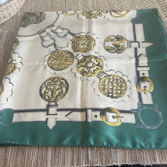 Vintage 100% Silk Hermes scarve by F. De La Perriere - Picture 3 of 12